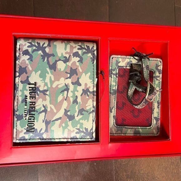 True Religion 2pc Leather Slim Fold Wallet + Luggage Tag Gift Set NIB - Picture 3 of 7